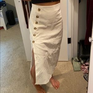 Midi skirt with a slit